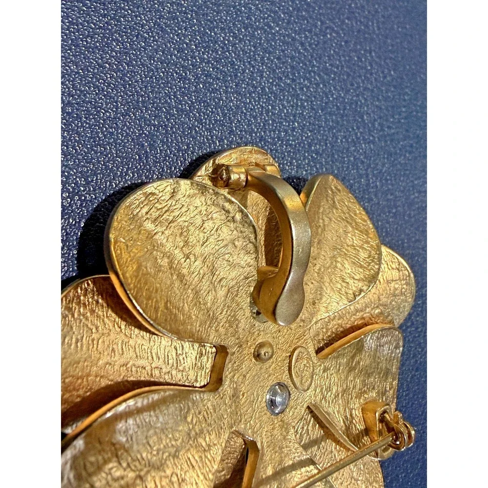 Vintage Gold Tone Flower Brooch Scarf Clip Clear Rhinestone Center